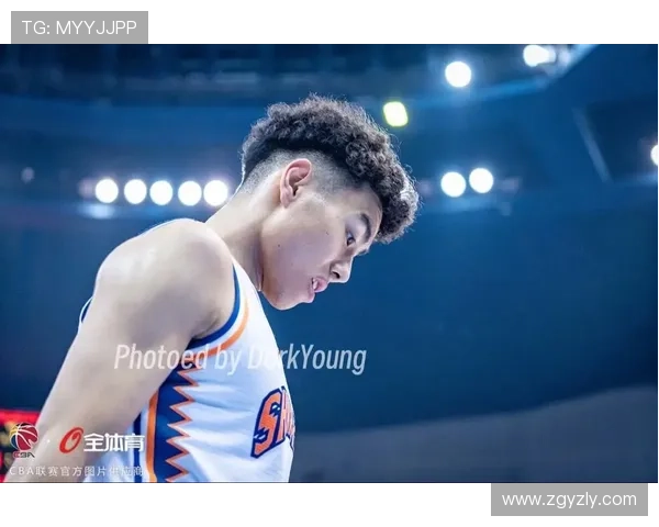 上海战广州李添荣回归六将加练 上海战广州李添荣回归六将加练